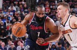 lol官网-火箭客场逆转魔术，约翰逊猛烈攻势击败对手