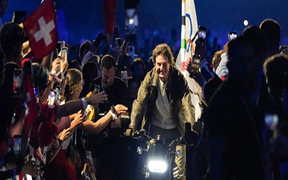 奥运会场外新闻不断，话题热度爆表