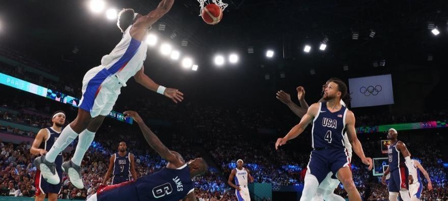 奥运会场外新闻不断，话题热度爆表